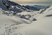 57 Discesa tra 'dune' di neve